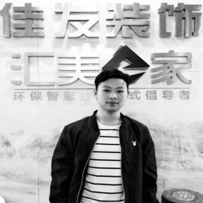设计师：黄宇